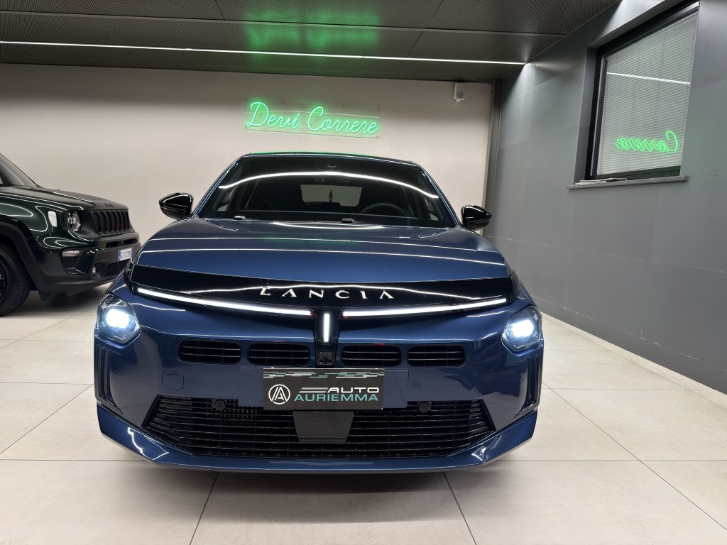 LANCIA YPSLON 1200 HYBRID 110 CV  EDIZIONE CASSINA 